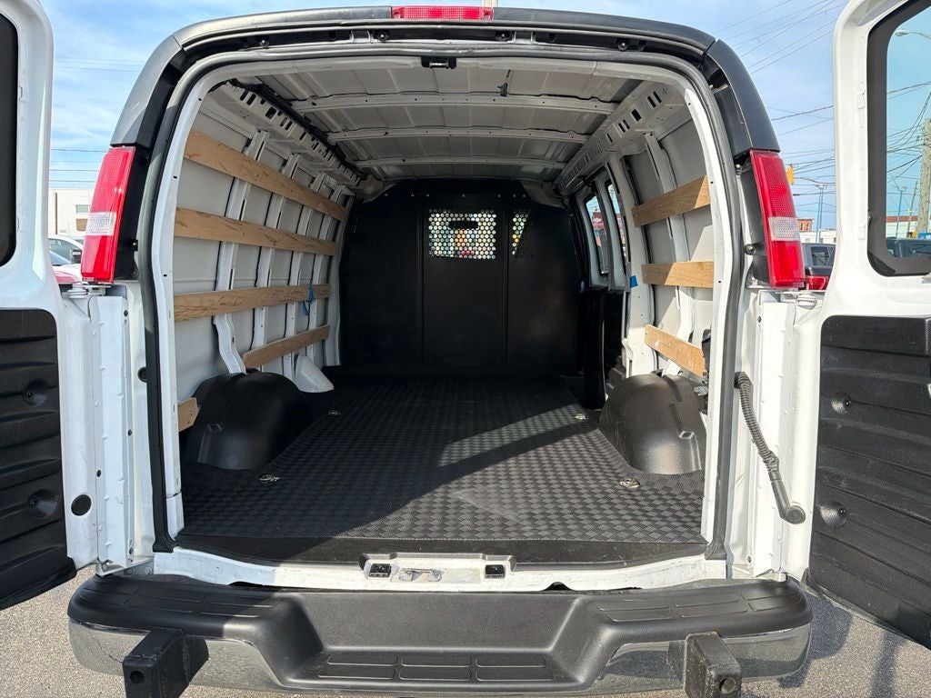 2025 Chevrolet Express 2500 Work Van Cargo