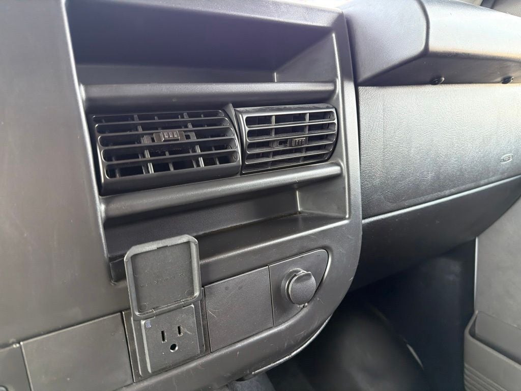 2025 Chevrolet Express 2500 Work Van Cargo