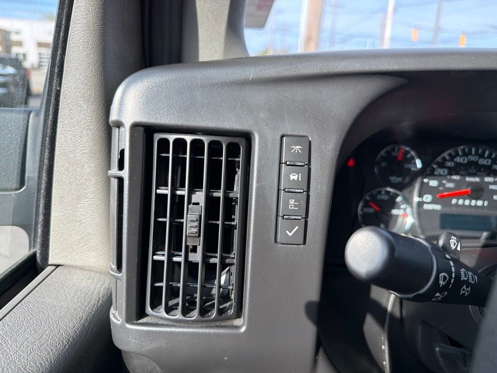2025 Chevrolet Express 2500 Work Van Cargo