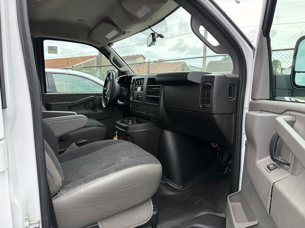 2025 Chevrolet Express 2500 Work Van Cargo