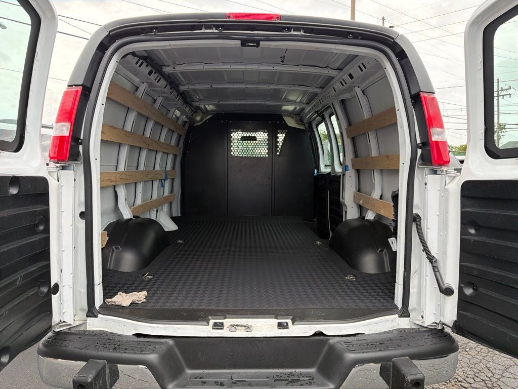 2025 Chevrolet Express 2500 Work Van Cargo