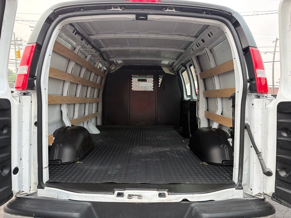 2025 Chevrolet Express 2500 Work Van Cargo