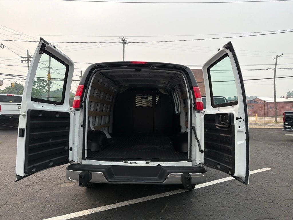 2025 Chevrolet Express 2500 Work Van Cargo