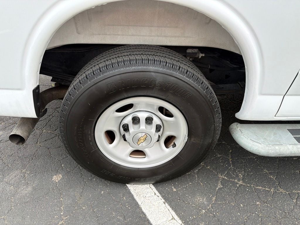 2025 Chevrolet Express 2500 Work Van Cargo