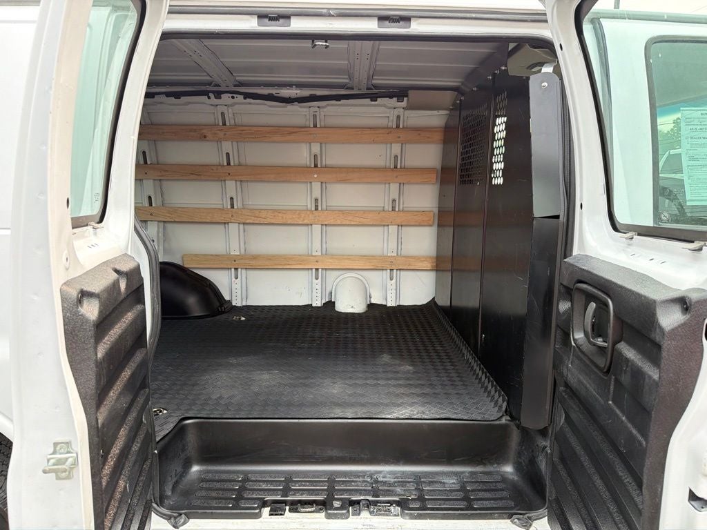 2025 Chevrolet Express 2500 Work Van Cargo