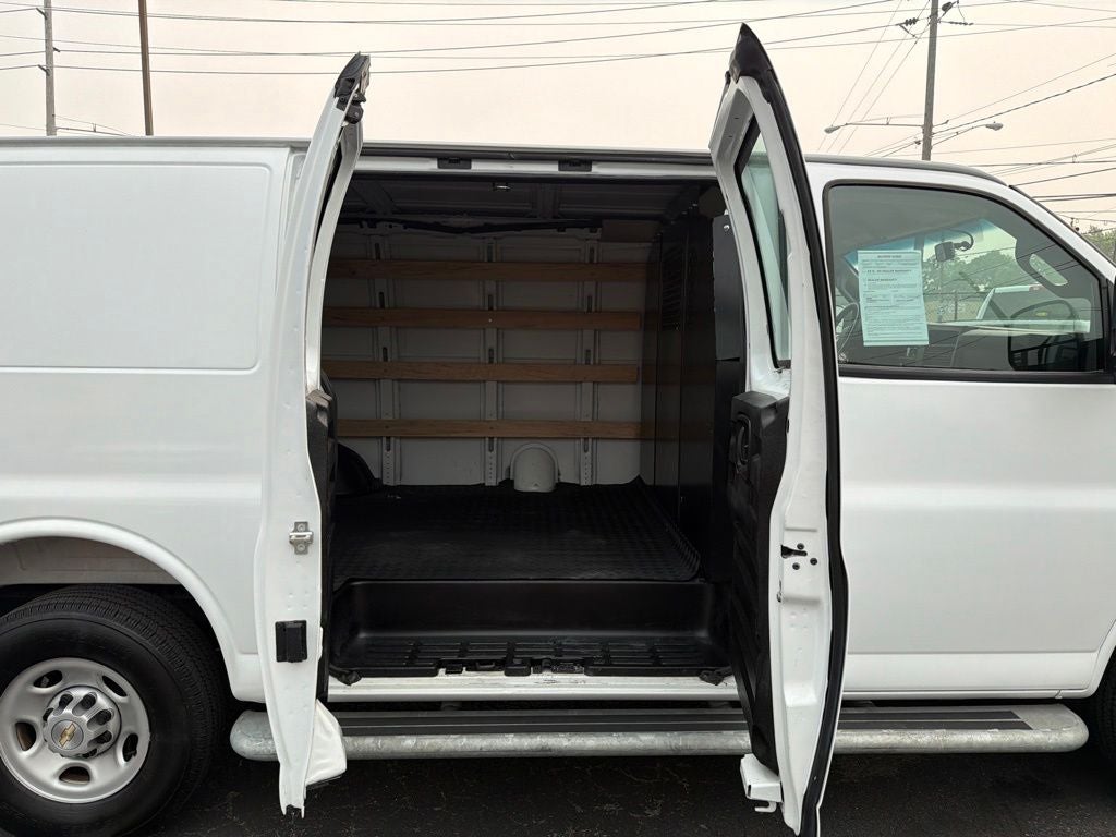 2025 Chevrolet Express 2500 Work Van Cargo