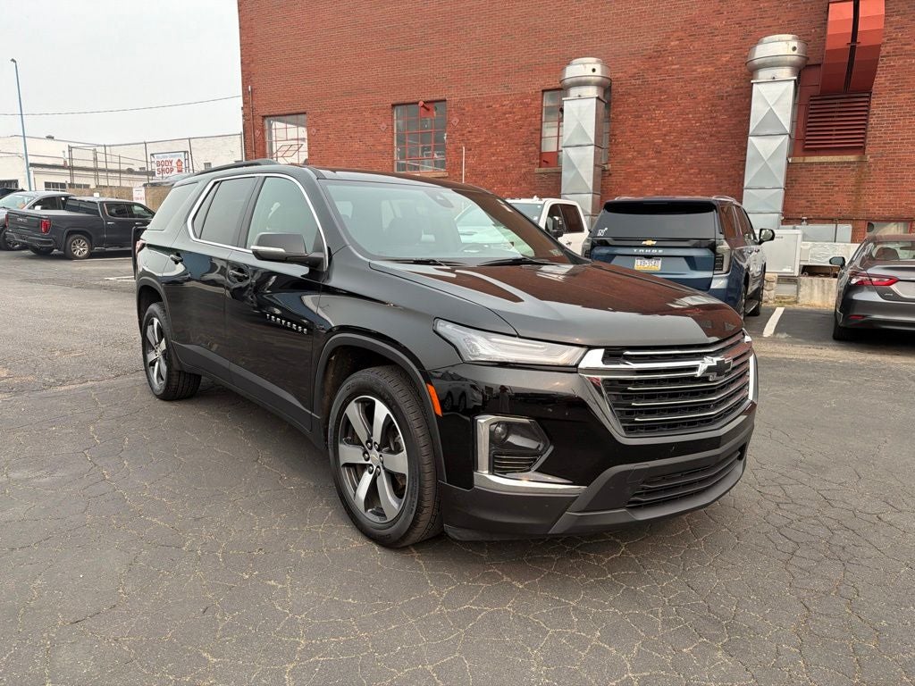 2023 Chevrolet Traverse LT Leather