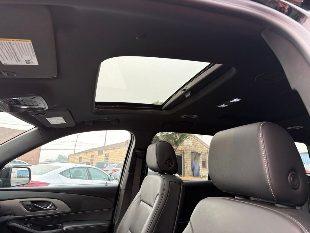 2023 Chevrolet Traverse LT Leather