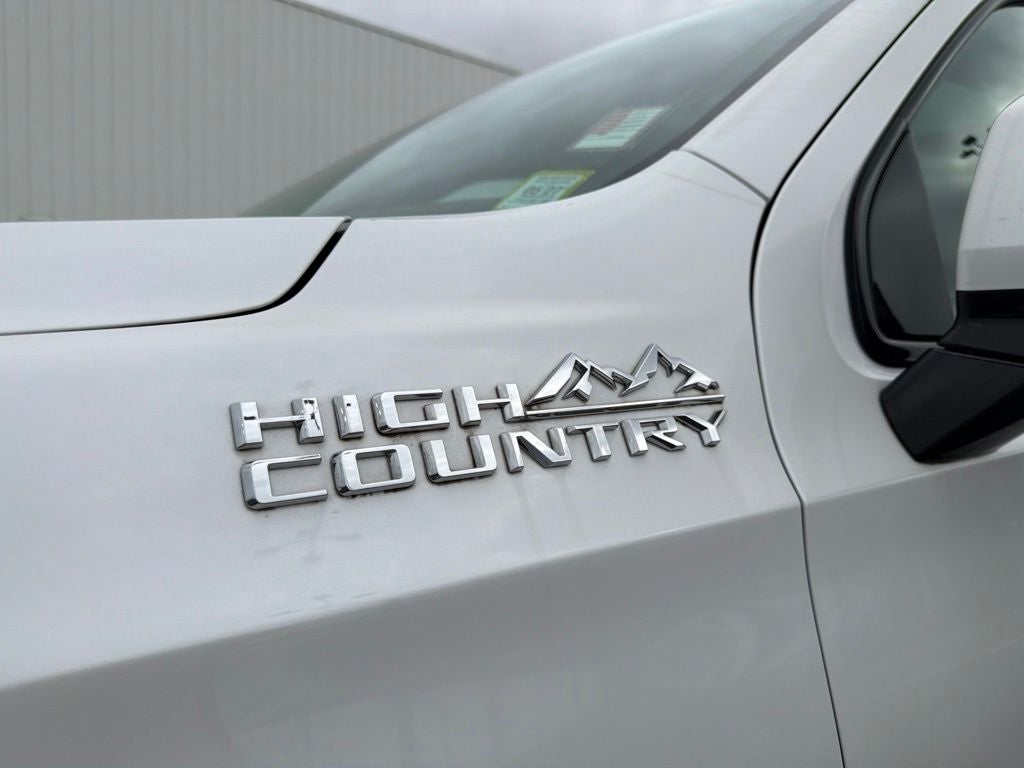2023 Chevrolet Suburban High Country