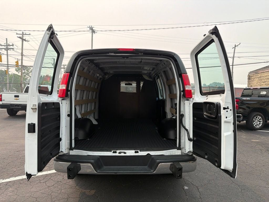 2025 GMC Savana 2500 Work Van
