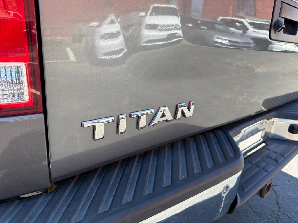 2015 Nissan Titan SV