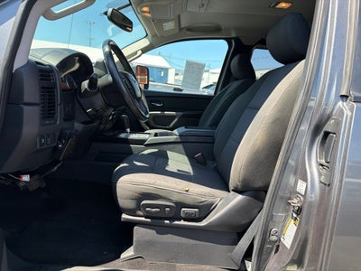 2015 Nissan Titan SV