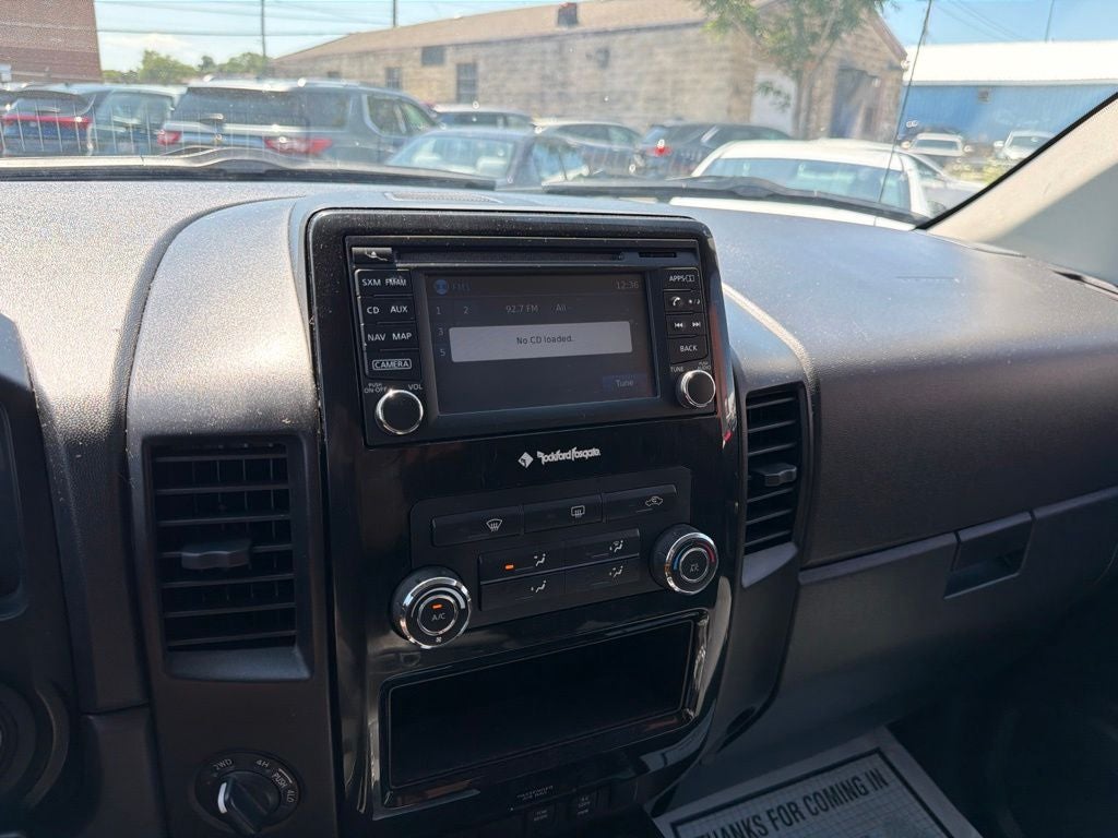 2015 Nissan Titan SV