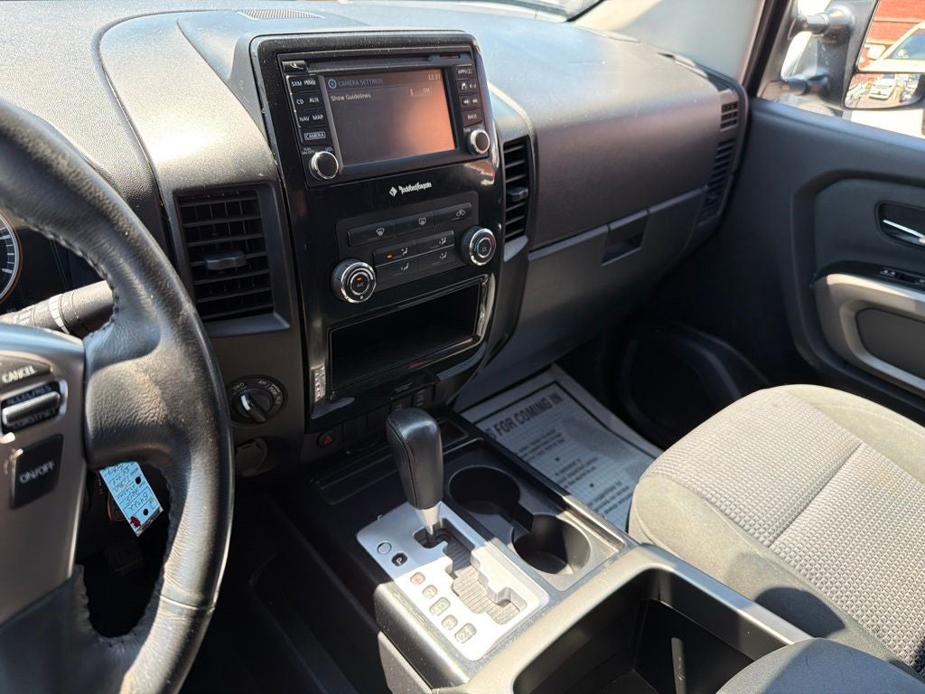 2015 Nissan Titan SV