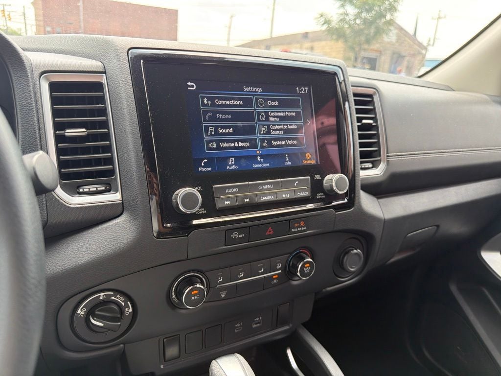 2023 Nissan Frontier SV