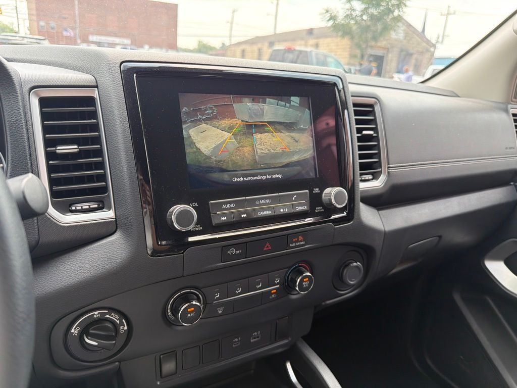 2023 Nissan Frontier SV