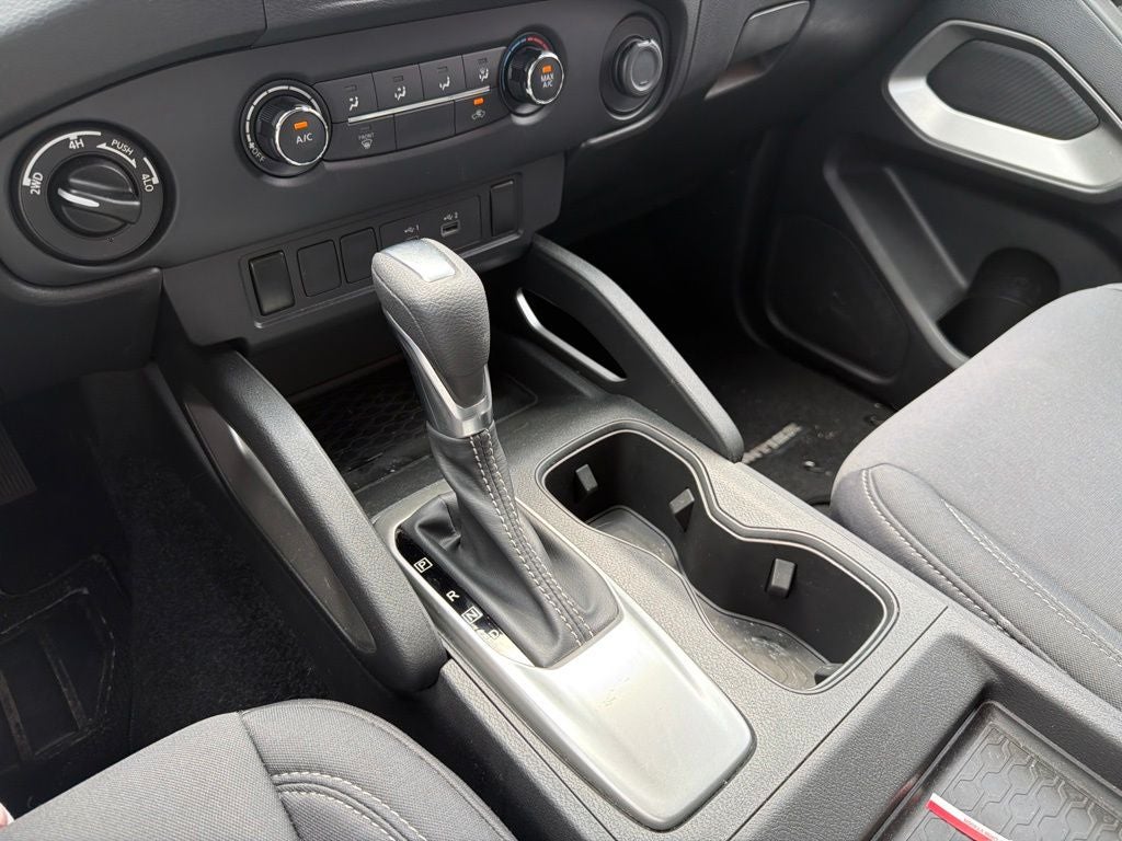 2023 Nissan Frontier SV