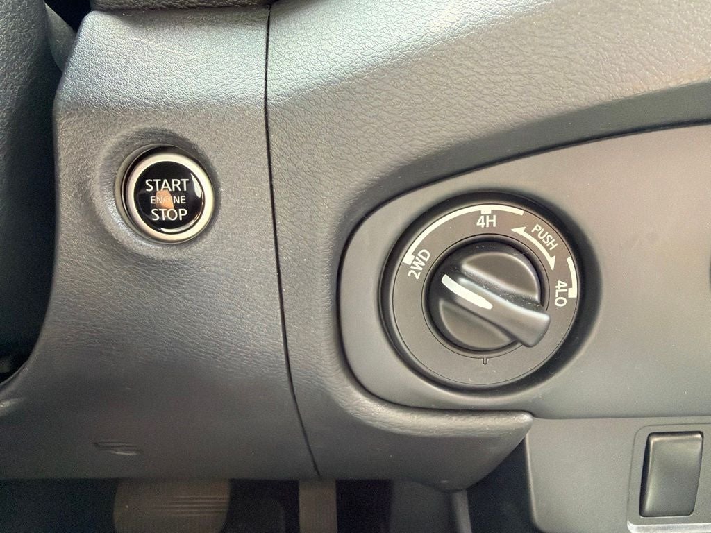 2023 Nissan Frontier SV