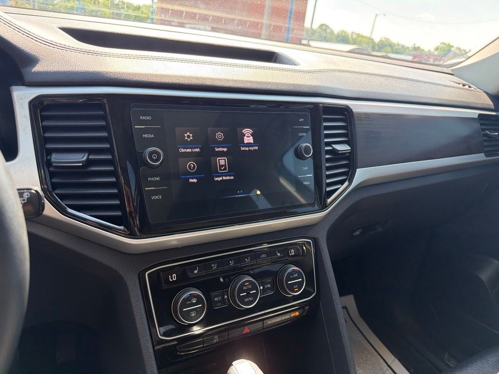 2022 Volkswagen Atlas 3.6L V6 SE w/Technology