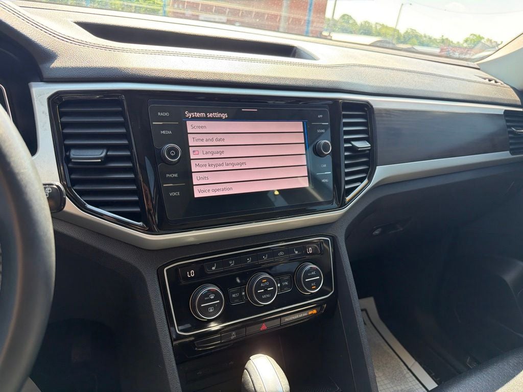 2022 Volkswagen Atlas 3.6L V6 SE w/Technology