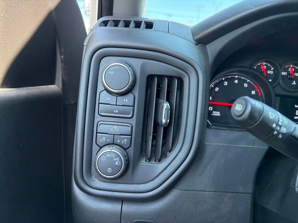 2024 Chevrolet Silverado 2500HD Custom