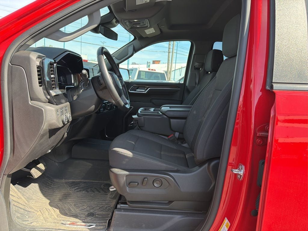 2025 Chevrolet Silverado 1500 LT LT1