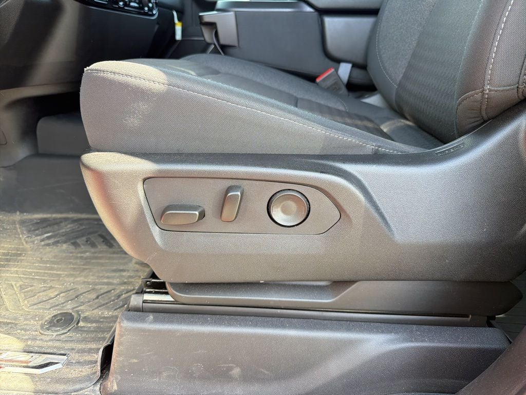 2025 Chevrolet Silverado 1500 LT LT1