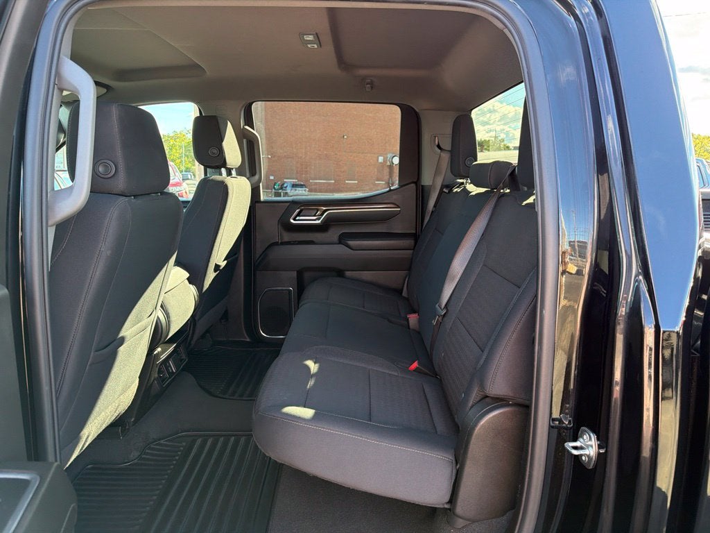 2025 Chevrolet Silverado 1500 LT LT1