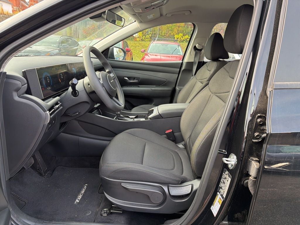2025 Hyundai TUCSON SE
