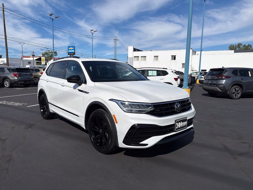 2023 Volkswagen Tiguan SE R-LINE BLACK