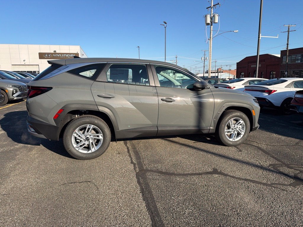 2026 Hyundai TUCSON SE