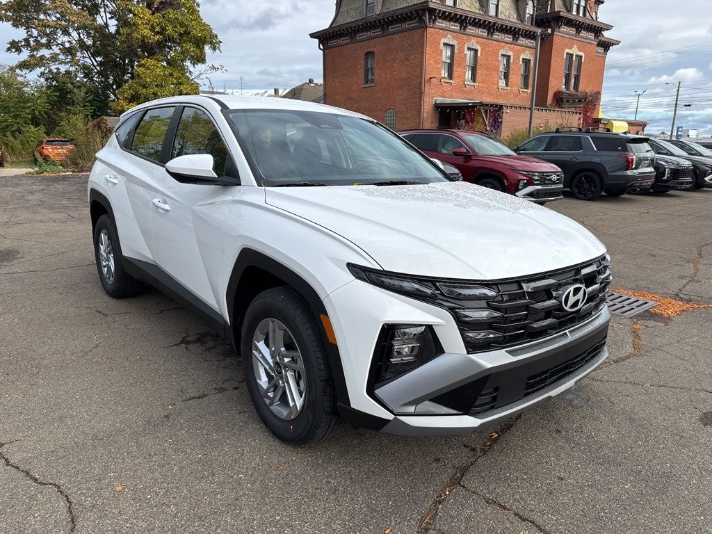 2026 Hyundai TUCSON SE