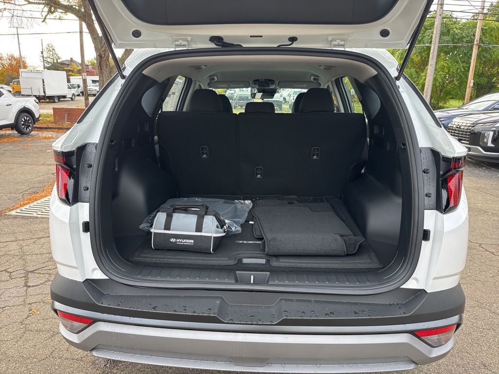 2026 Hyundai TUCSON SE