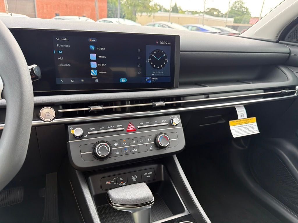 2026 Hyundai TUCSON SE