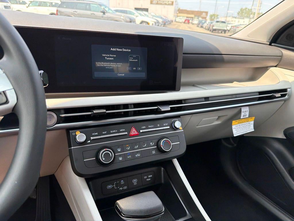 2026 Hyundai TUCSON SE