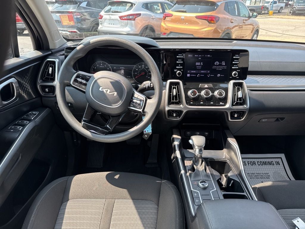 2022 Kia Sorento LX