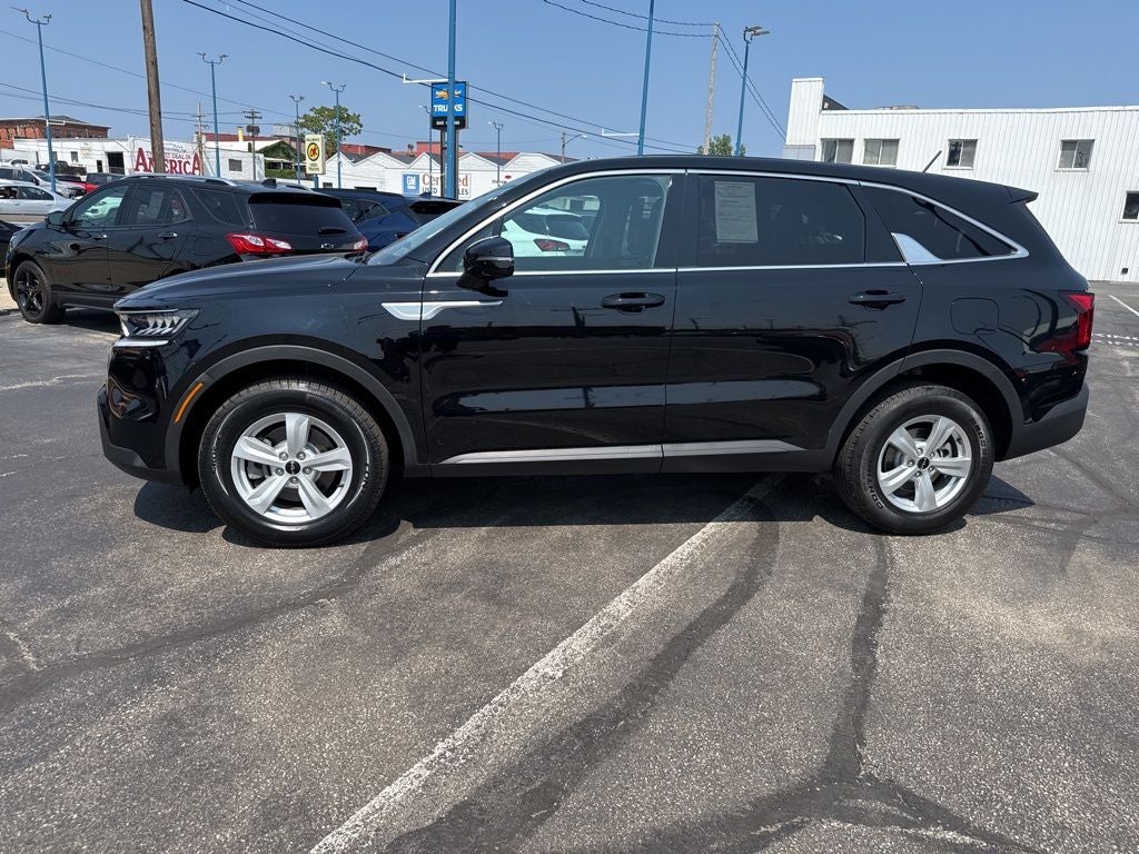 2022 Kia Sorento LX