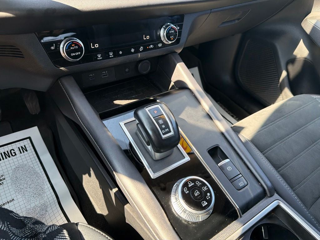 2024 Mitsubishi Outlander SE