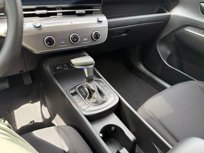 2026 Hyundai KONA SE