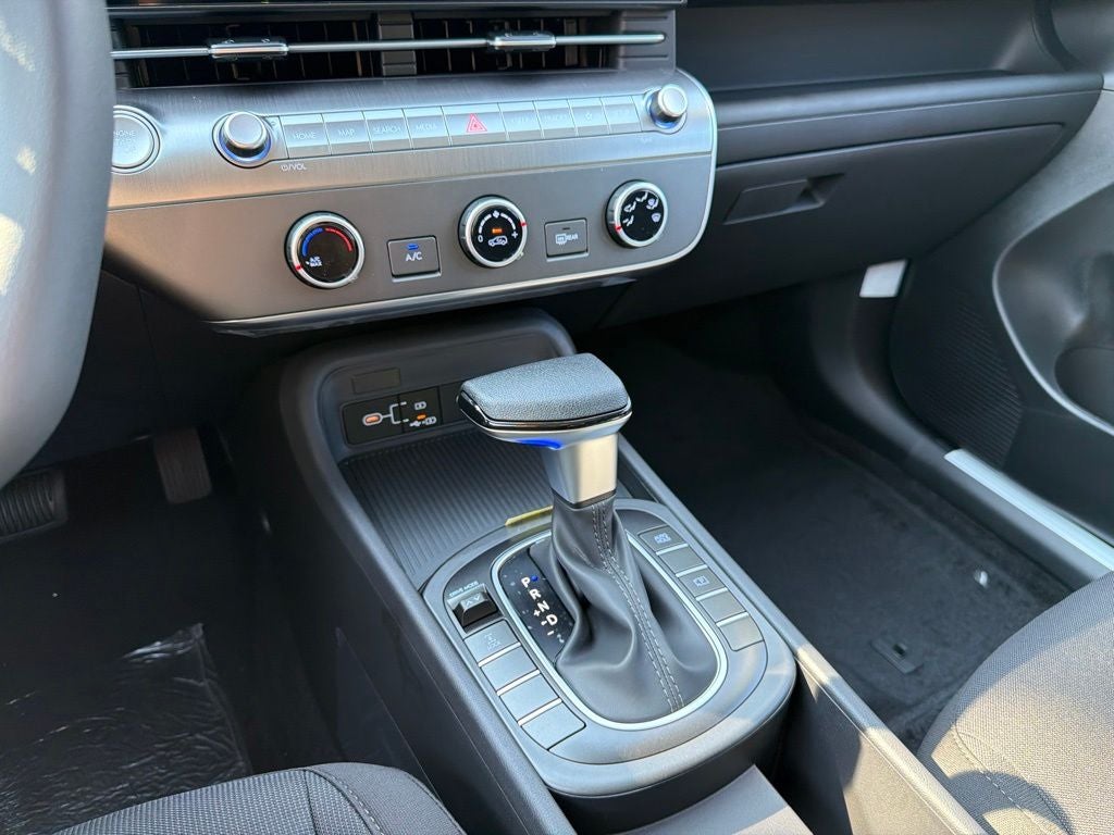 2027 Hyundai KONA SE