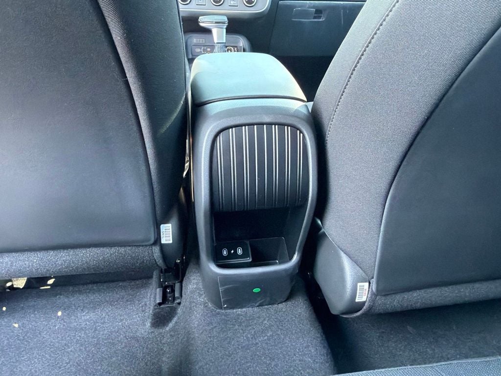 2027 Hyundai KONA SE