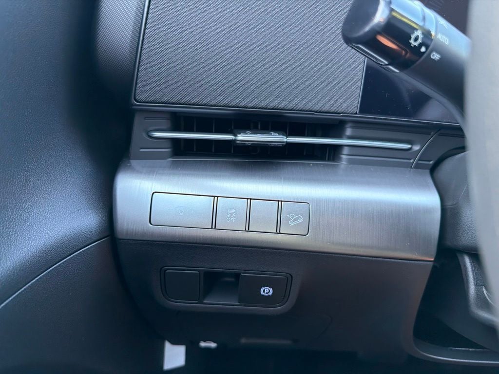 2027 Hyundai KONA SE
