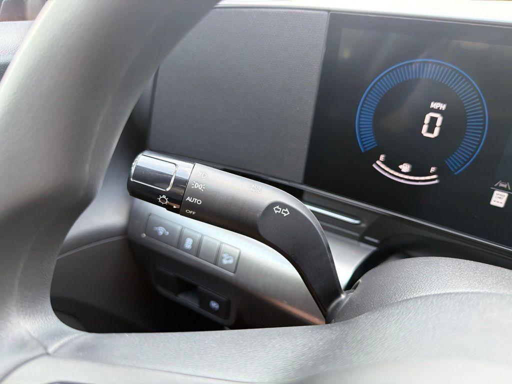 2027 Hyundai KONA SE