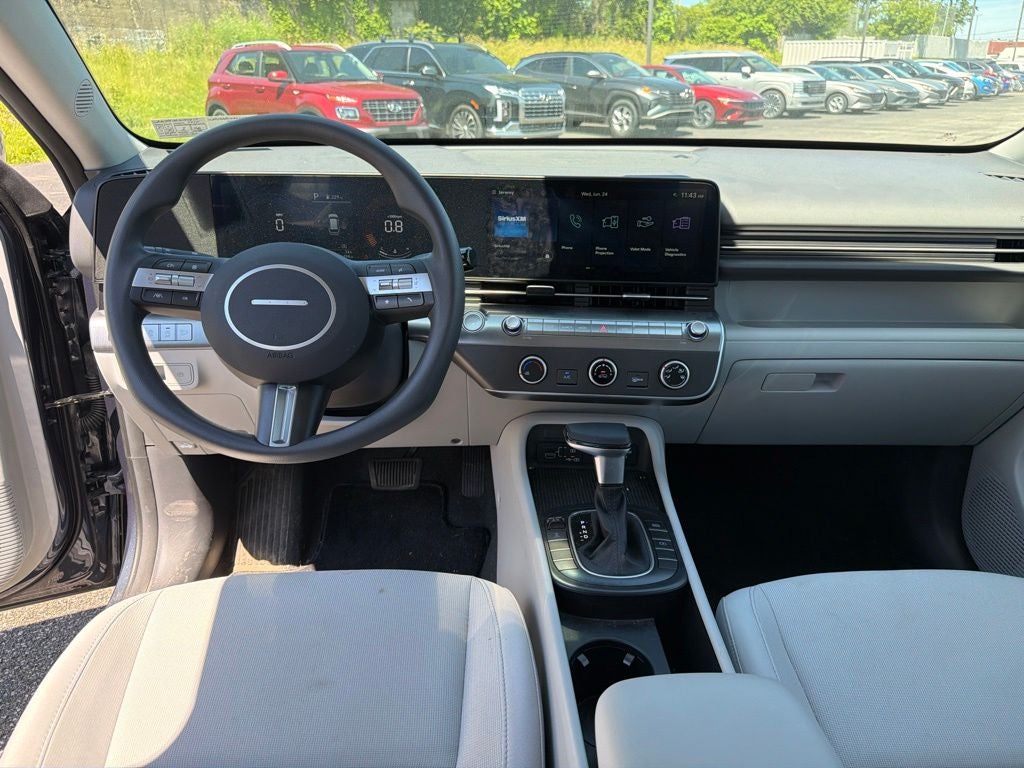 2025 Hyundai KONA SE