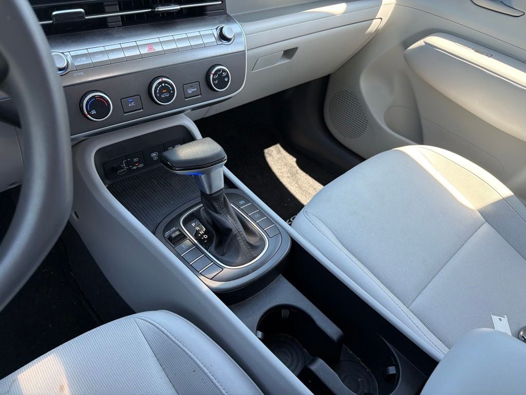 2025 Hyundai KONA SE