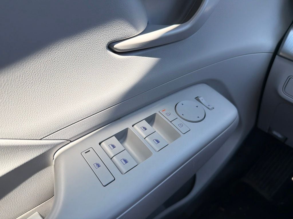 2025 Hyundai KONA SE