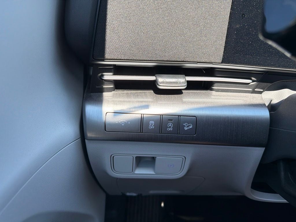 2025 Hyundai KONA SE