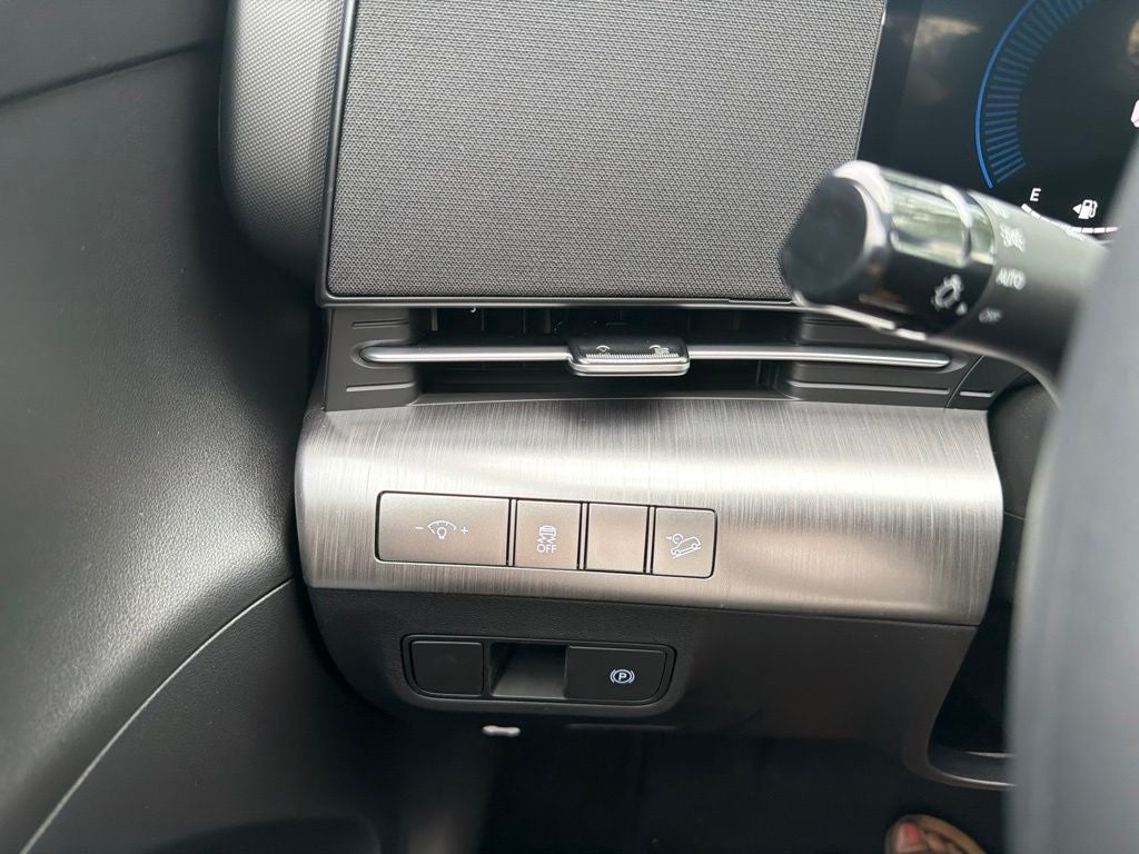 2027 Hyundai KONA SE