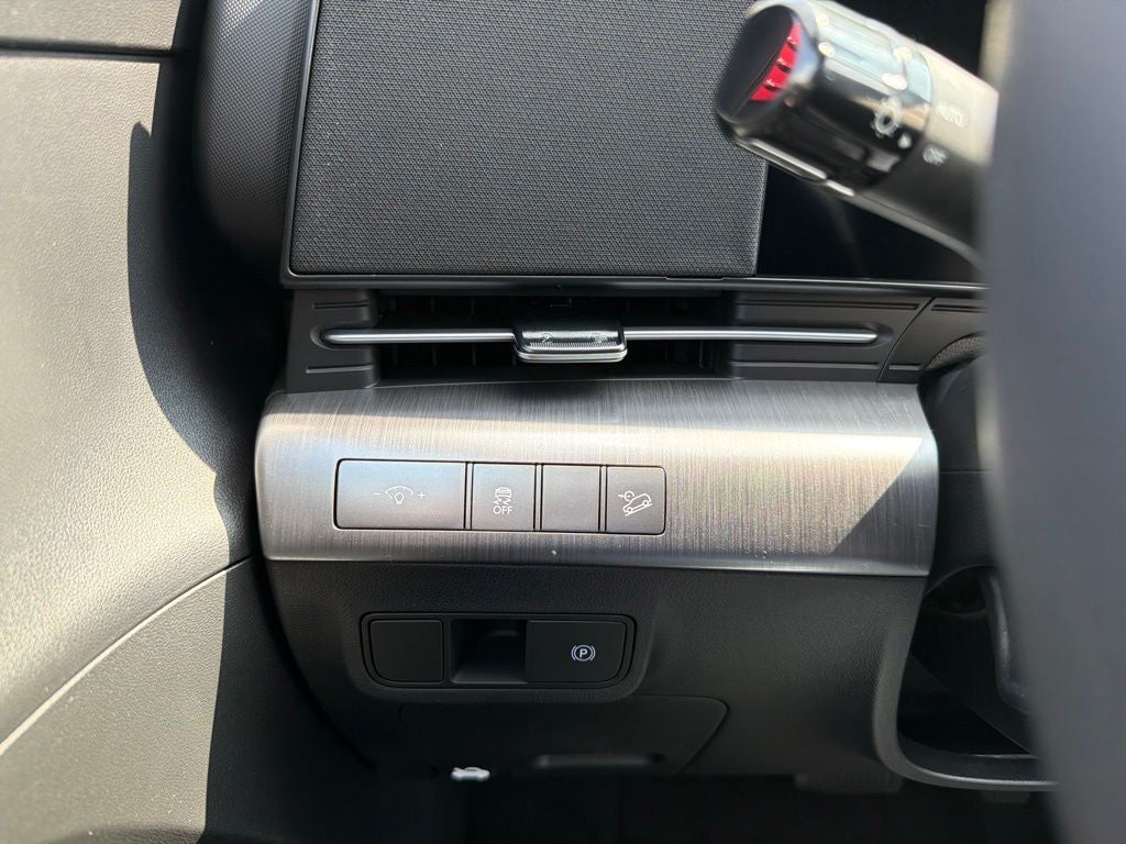 2027 Hyundai KONA SE
