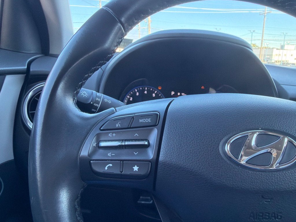 2023 Hyundai KONA SEL